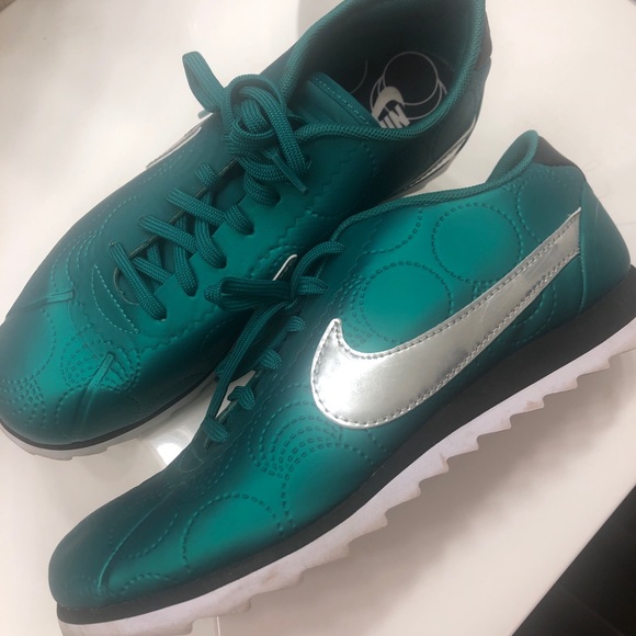 Nike green 7.5 - Picture 7 of 7